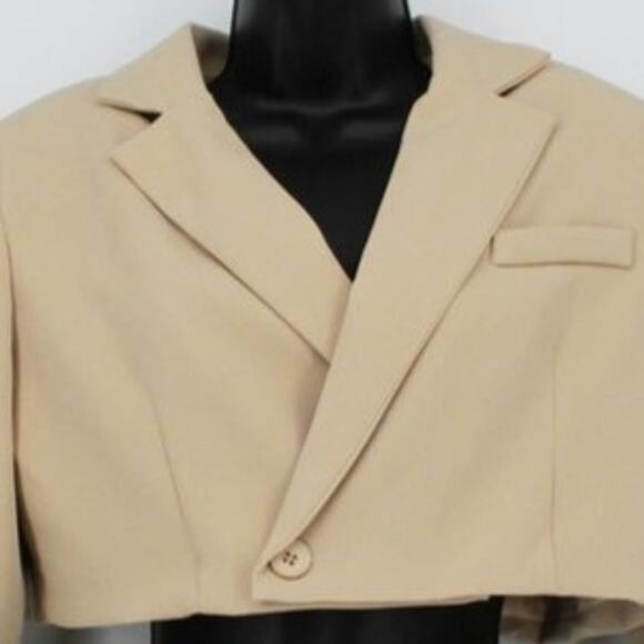 Nasty Gal Keep Up the Work Shoulder Pad Cropped Blazer in Natural Size 8 - Picture 2 of 8